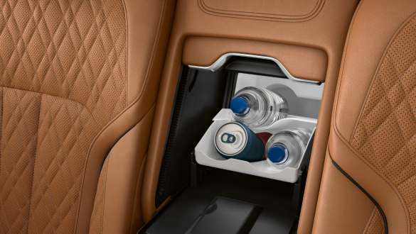Caixa de resfriamento BMW Individual O BMW Série 7 Sedan: close-up da caixa de resfriamento BMW Individual