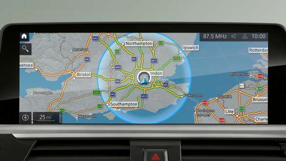 Sistema de navegação do veículo híbrido BMW Série 7 Sedan G11 G12 Close-up do sistema de navegação do veículo híbrido BMW Série 7 Sedan G11 G12