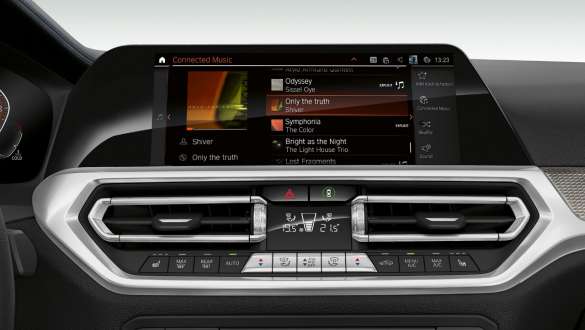 BMW Série 3 Sedan, Connected Music. Imagem ampliada frontal da cabine do BMW Série 3 Sedan com o Connected Music.