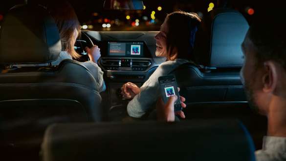 BMW Série 3 Sedan, Connected Command. Imagem ampliada frontal da cabine do BMW Série 3 Sedan com o Connected Command.