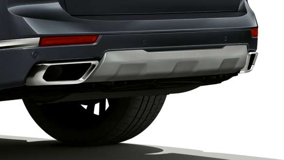 Detalhe das saídas duplas de escapamento M Sport disponível para BMW X7 Detalhe das saídas duplas de escapamento M Sport disponível para BMW X7