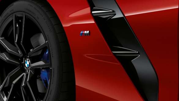 Detalhes do respiro de ar pretos do BMW Z4 Roadster M Sport vermelho Detalhes do respiro de ar pretos do BMW Z4 Roadster M Sport vermelho