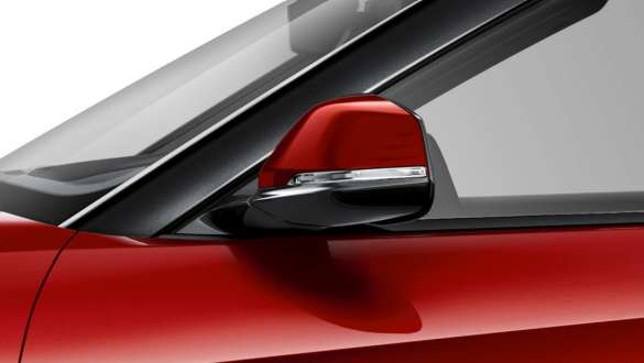 Detalhes em preto da coluna a e parte inferior do retrovisor do BMW Z4 Roadster 2020 / 2021 Detalhes em preto da coluna a e parte inferior do retrovisor do BMW Z4 Roadster 2020 / 2021