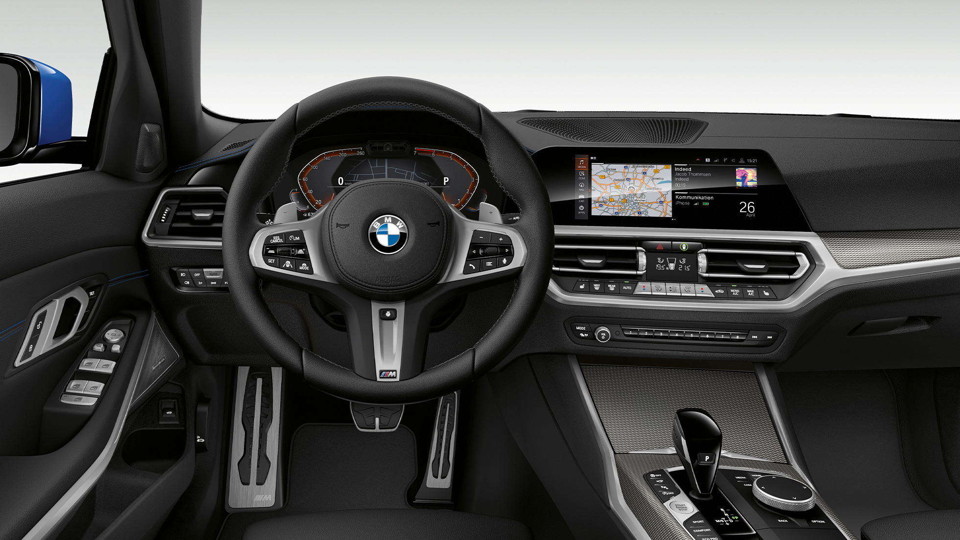 BMW Série 3 Sedã, cockpit da versão M Sport. Vista frontal em primeiro plano do cockpit do BMW Série 3 Sedã M Sport.