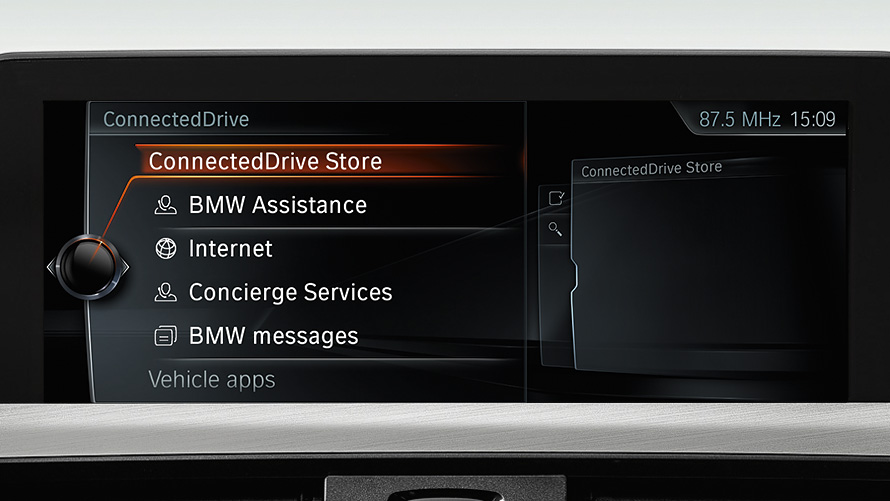 Tela do sistema integrado com opção Connected Drive Store selecionada. Tela do sistema integrado com opção Connected Drive Store selecionada.