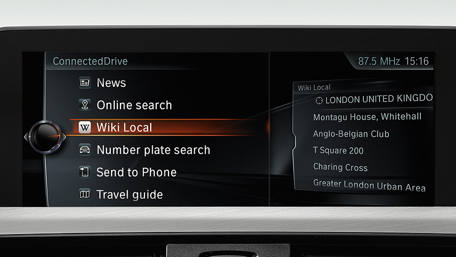 Tela do sistema de entretenimento Connected Drive do BMW Série 4 Cabrio, mostrando a Wiki local com informações relevantes. Tela do sistema de entretenimento Connected Drive do BMW Série 4 Cabrio, mostrando a Wiki local com informações relevantes.