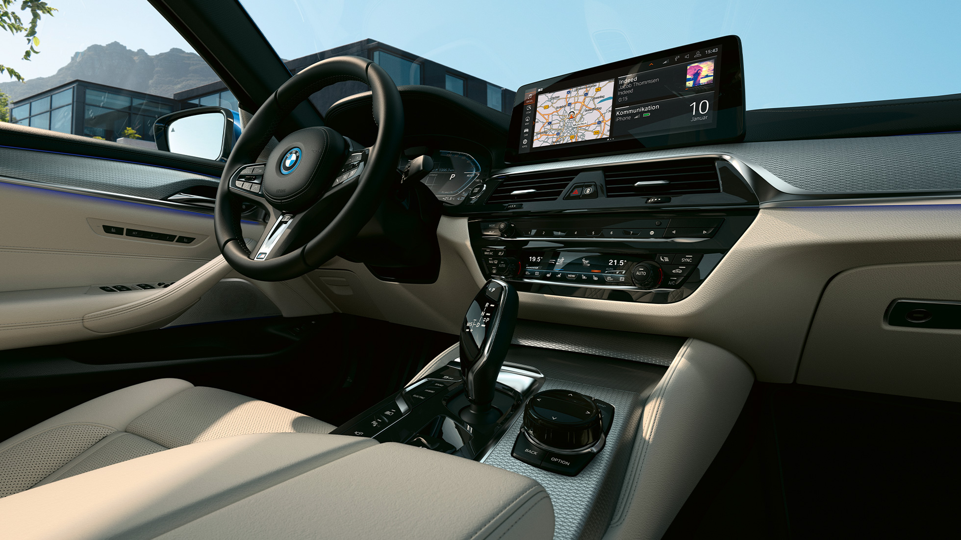 Interior, BMW Série 5 Sedã, G30 Visor de controlos e volante desportivo em pele, BMW Série 5 Sedã, G30, atualização, 2020, interior