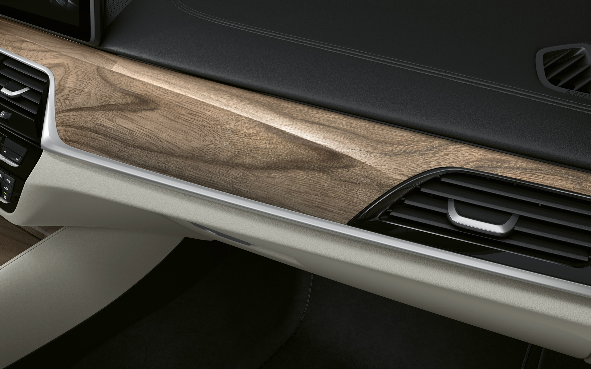 Cabine do BMW Série 5 Sedã G30 com Linhas Remodeladas, 2020, acabamentos em madeira Sen clara Cabine do BMW Série 5 Sedã G30 com Linhas Remodeladas, 2020, acabamentos em madeira Sen clara