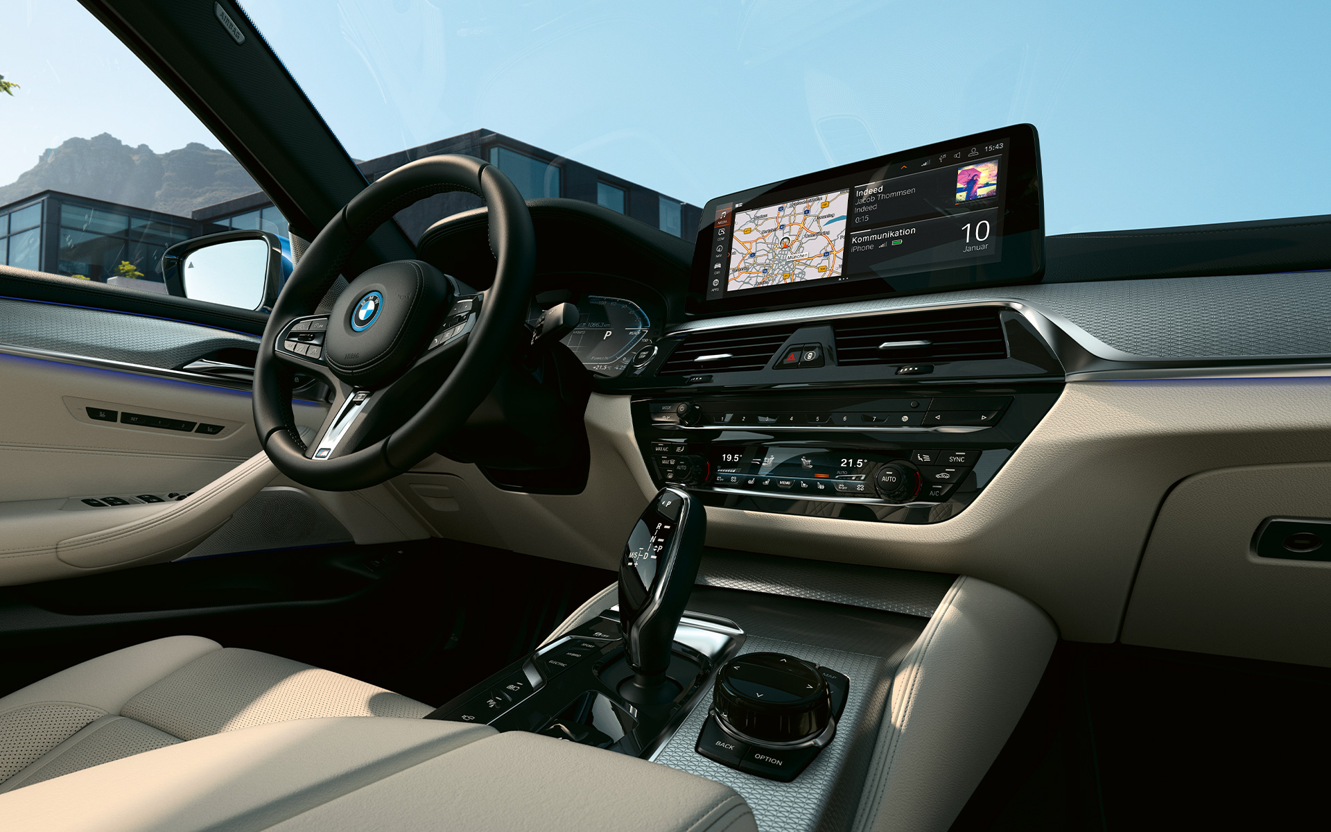 Interior, BMW Série 5 Sedan, G30 Control display e volante M em couro, BMW Série 5 Sedan, G30, com Linhas Remodeladas, 2020, interior