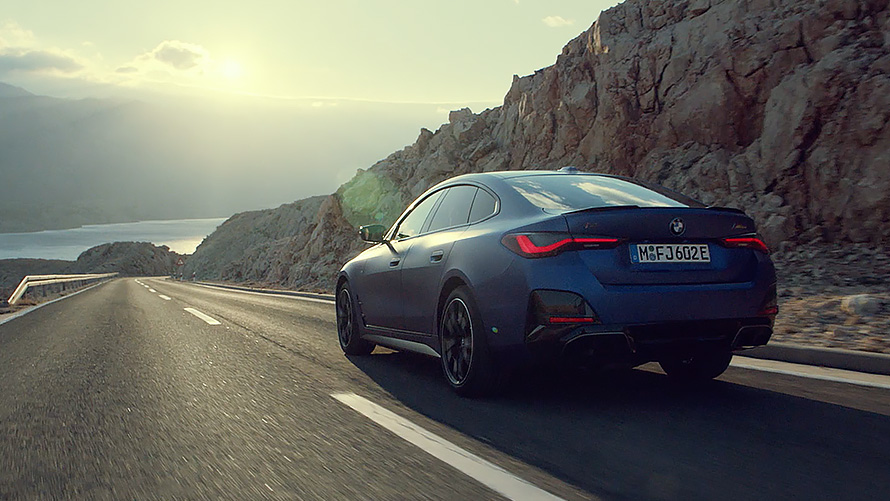 Vídeo sobre a esportividade do BMW i4 M50 G26, totalmente elétrico Vídeo sobre a esportividade do BMW i4 M50 G26, totalmente elétrico