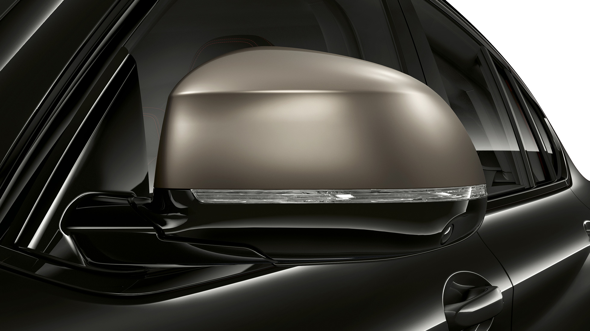 BMW X4 M40i e BMW X4 M40d, capas dos espelhos. BMW X4 M40i e BMW X4 M40d em preto safira metálico, exterior, capas dos espelhos galvanizadas em cinza cério.