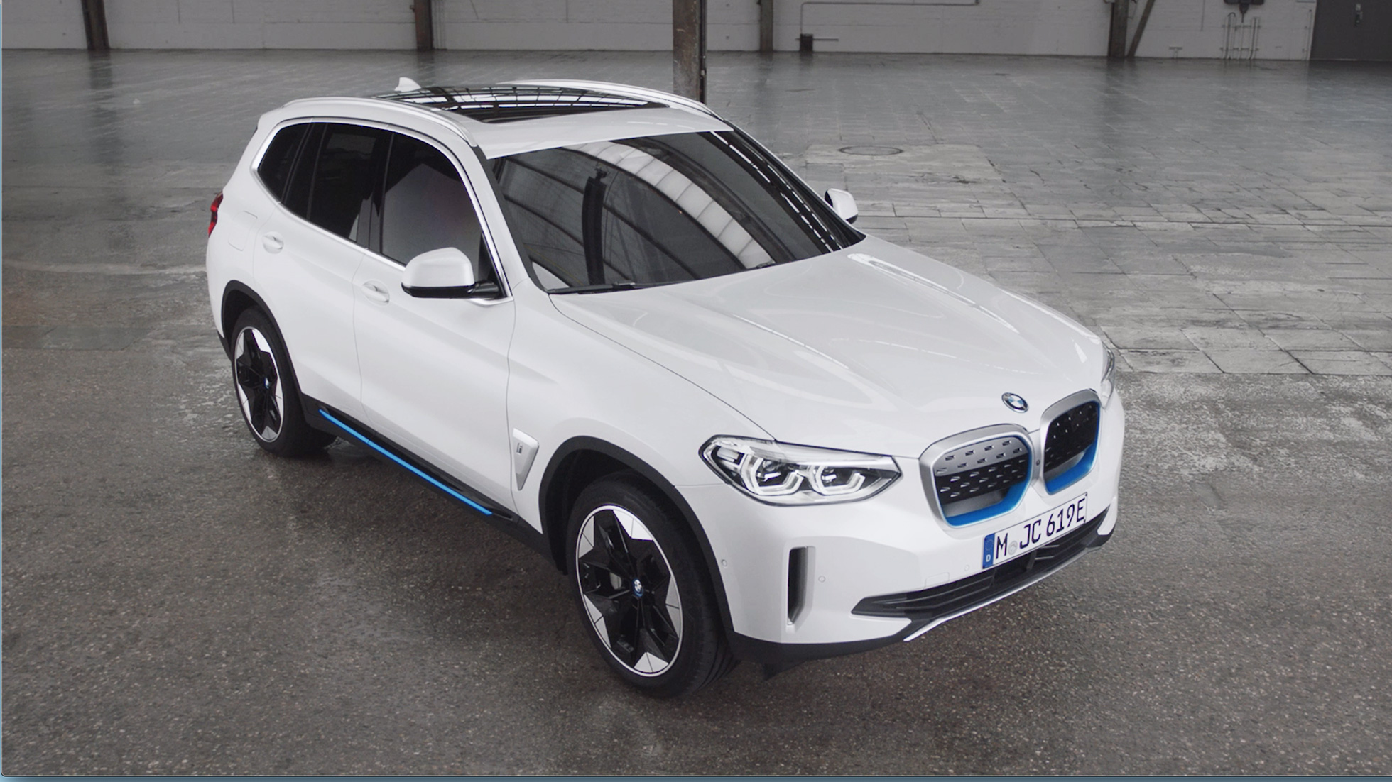 BMW iX3, G08, 2020, design exterior, vídeo BMW iX3, G08, 2020, cor exterior branco Mineral metalizada, design exterior, vídeo