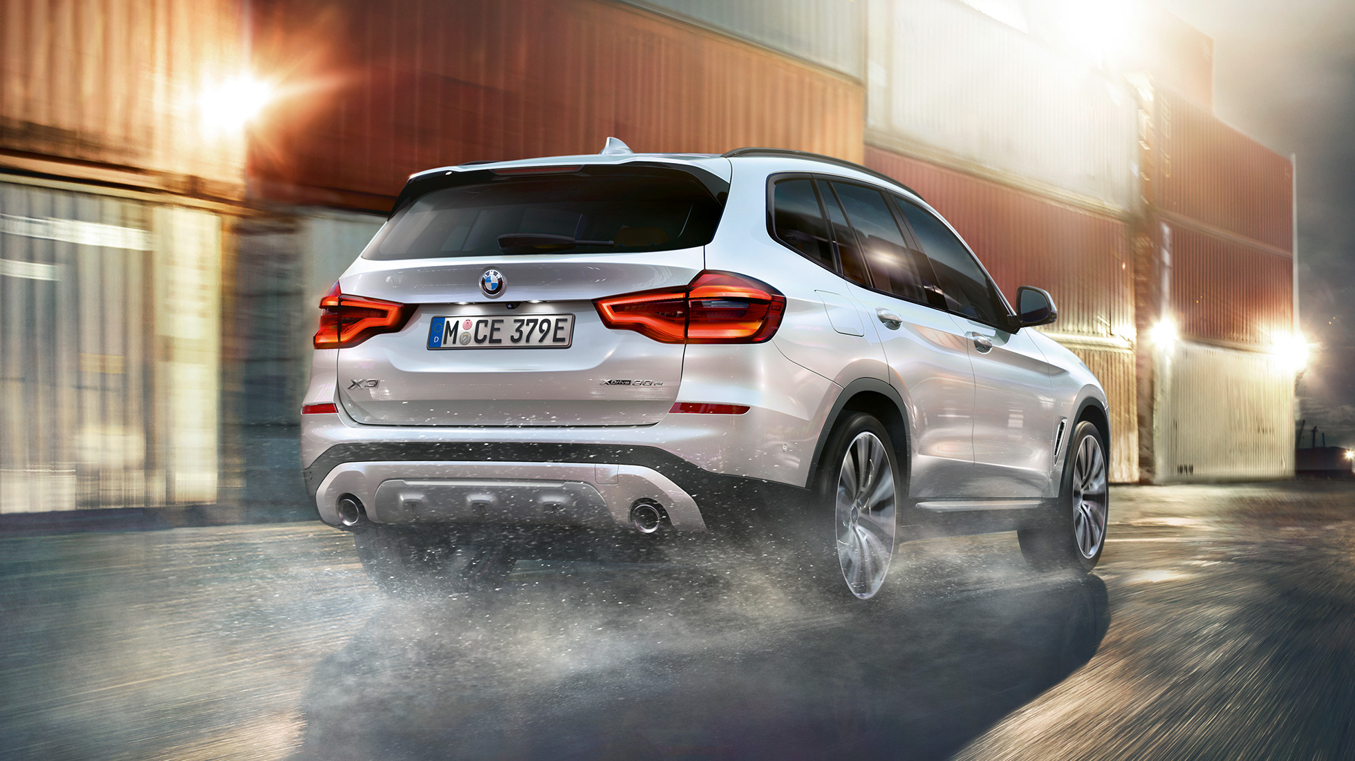 BMW X3 M40i, vista traseira com designação do modelo BMW X3 M40i, vista traseira com designação do modelo