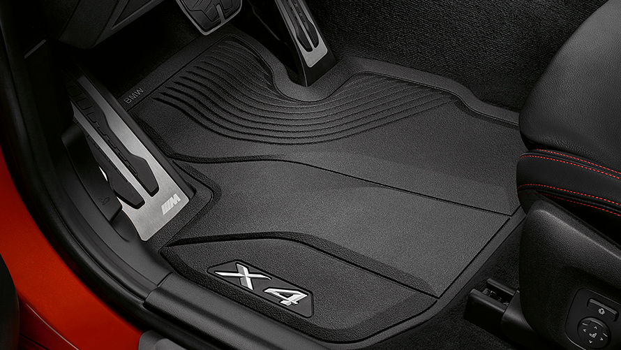 Detalhe do exclusivo carpete da linha M Performance disponível para o BMW X4 2020 e 2021 Detalhe do exclusivo carpete da linha M Performance disponível para o BMW X4 2020 e 2021