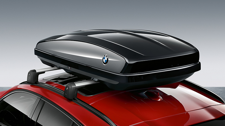 Detalhe do exclusivo bagageiro de teto original BMW disponível para o BMW X4 2020 e 2021 Detalhe do exclusivo bagageiro de teto original BMW disponível para o BMW X4 2020 e 2021