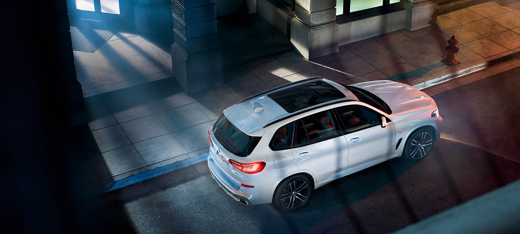 BMW X5 visão panorâmica BMW X5 G05 2018 em branco mineral metálico, visão panorâmica