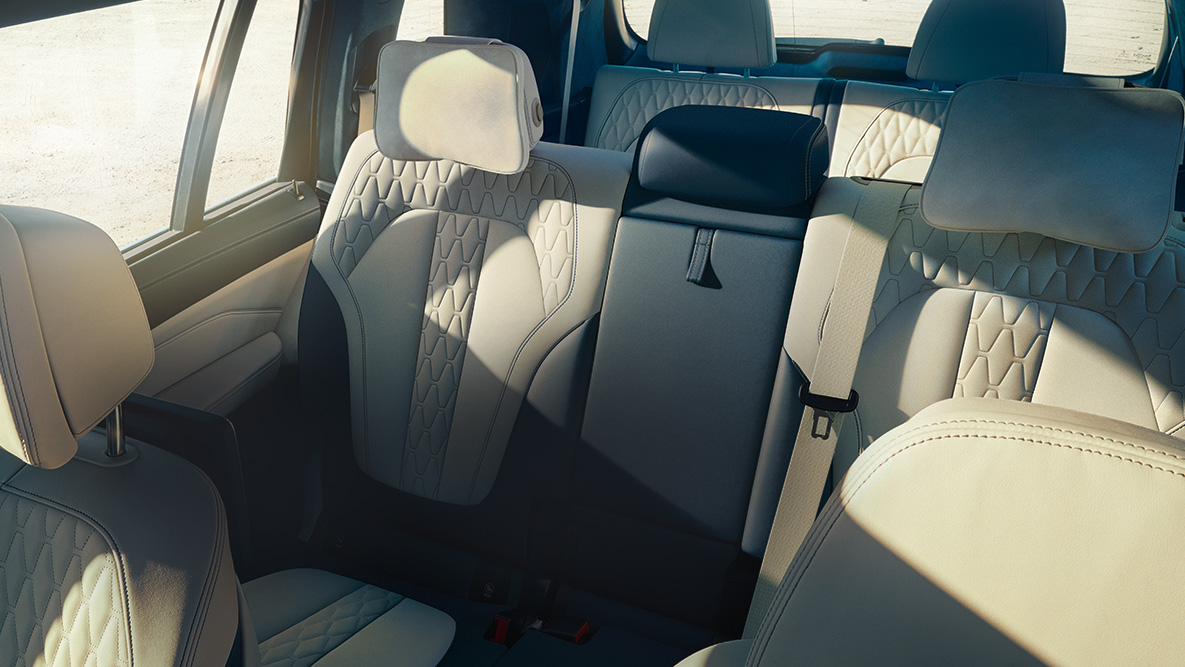 Assentos do BMW X7 Vista oblíqua elevada dos sete assentos do BMW X7