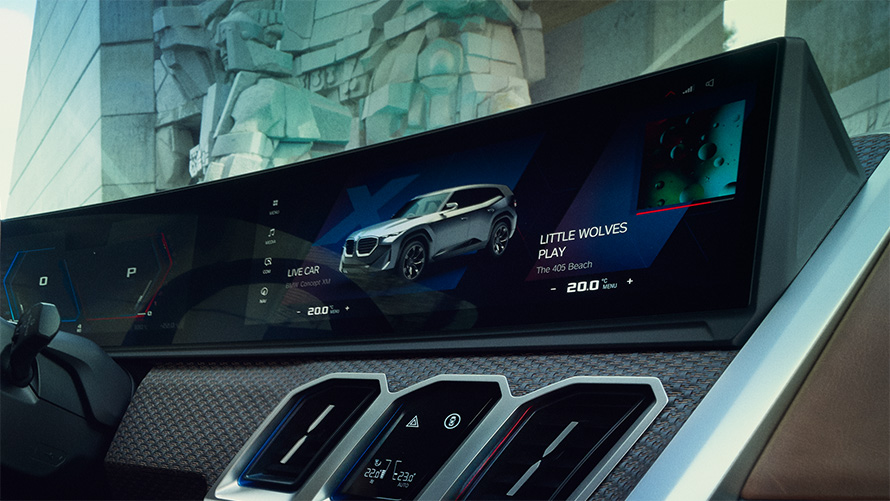 BMW Concept XM (G09) Visão interior do cockpit destacando o BMW Curved Display