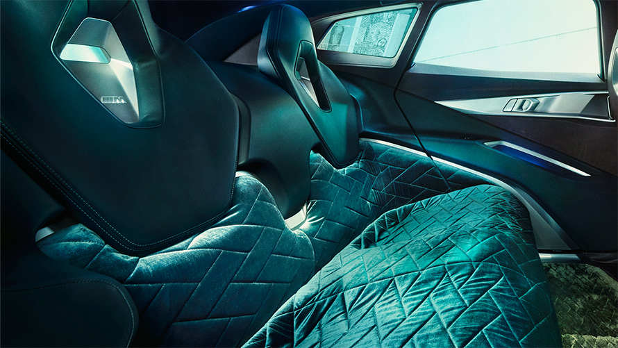 BMW Concept XM (G09) Visão interior do cockpit destacando o Lounge
