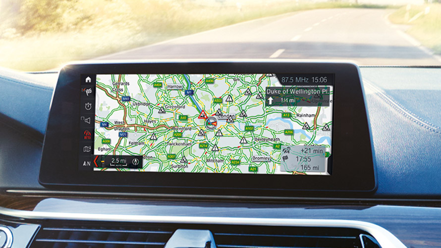 Mapa regional com informações de trânsito sendo mostradas na tela do BMW ConnectedDrive Mapa regional com informações de trânsito sendo mostradas na tela do BMW ConnectedDrive