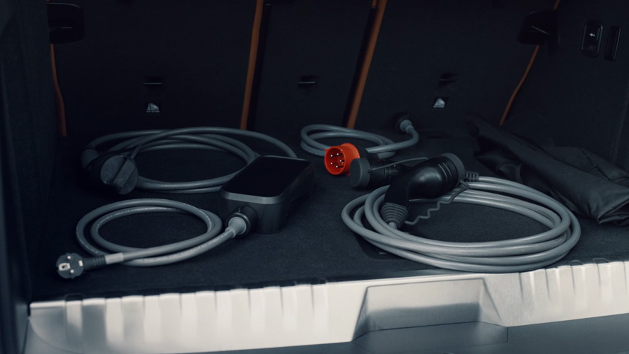 Vídeo sobre o carregamento utilizando o cabo do Flexible Fast Charger, no veículo plug-in híbrido BMW X3 xDrive30e Vídeo sobre o carregamento utilizando o cabo do Flexible Fast Charger, no veículo plug-in híbrido BMW X3 xDrive30e