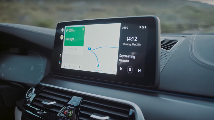Integração do smartphone via Android Auto com funções e benefícios explicados no tutorial de vídeo Integração do smartphone via Android Auto com funções e benefícios explicados no tutorial de vídeo