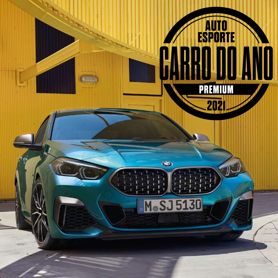 Dianteira do BMW Série 2 Gran Coupé BMW Série 2 Gran Coupé com design de grade dupla em Azul Snapper Rocks metálico, F44, visão frontal de três quartos