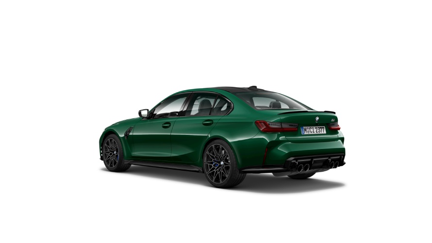 BMW M3 Competition, G80, 2020, cor exterior branco Frozen Brilliant metalizada, vista traseira a três quartos