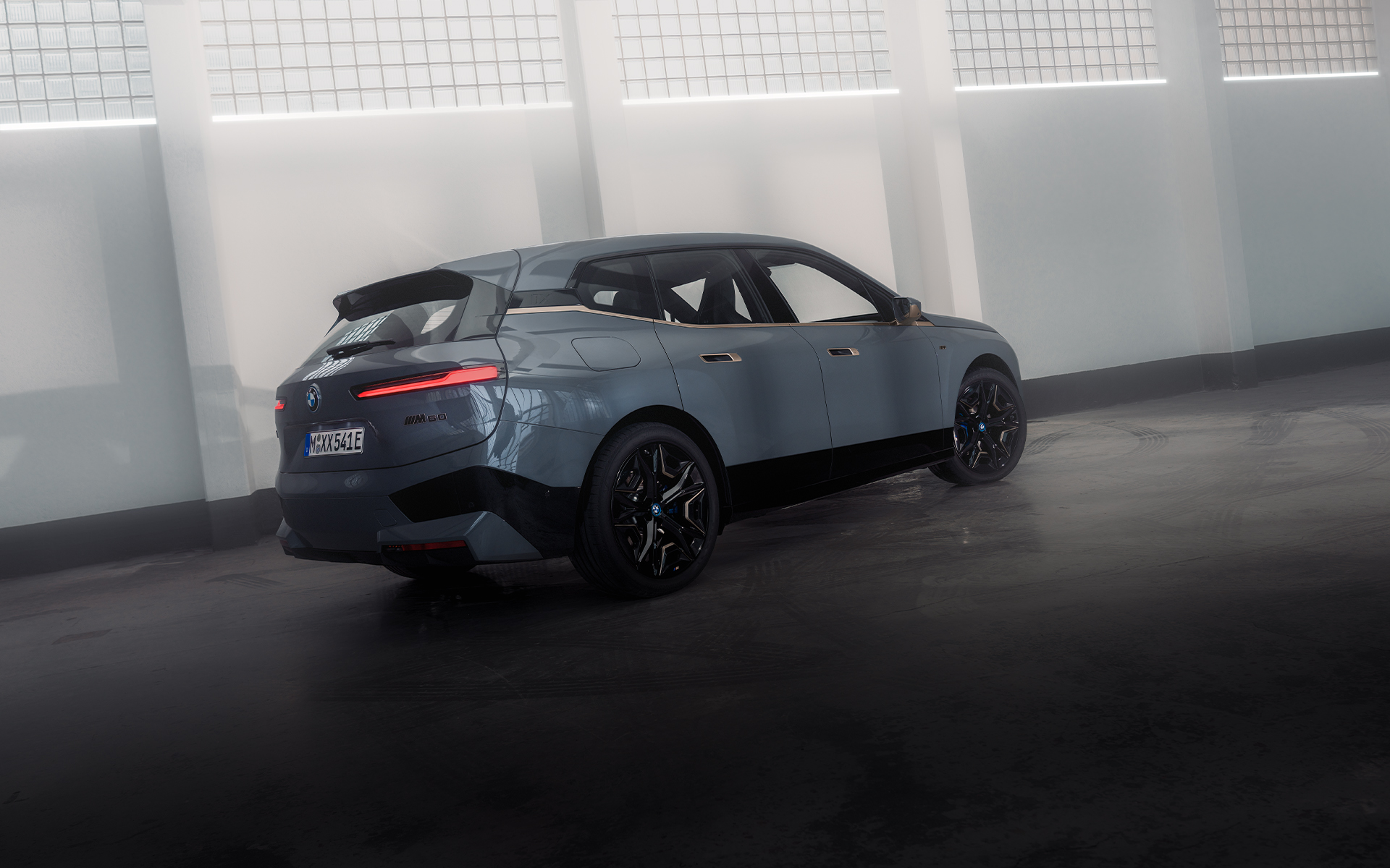 BMW iX M60.